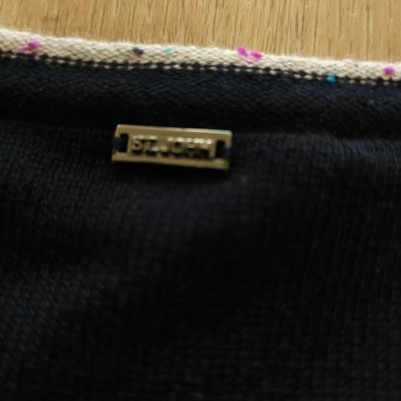 St. John 100% Cashmere navy cape twinset with grey speckled trim - Picture 14 of 14